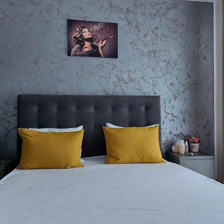 Helin Apartament By Alezzi N10 นาโวดาริ ภายนอก รูปภาพ