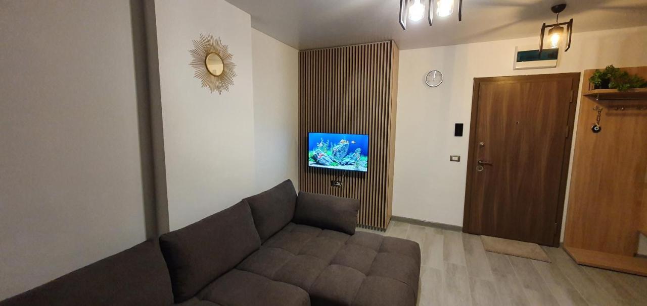 Helin Apartament By Alezzi N10 นาโวดาริ ภายนอก รูปภาพ