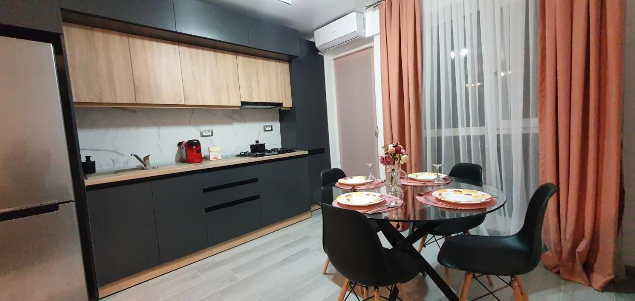 Helin Apartament By Alezzi N10 นาโวดาริ ภายนอก รูปภาพ