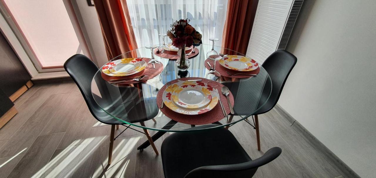 Helin Apartament By Alezzi N10 นาโวดาริ ภายนอก รูปภาพ
